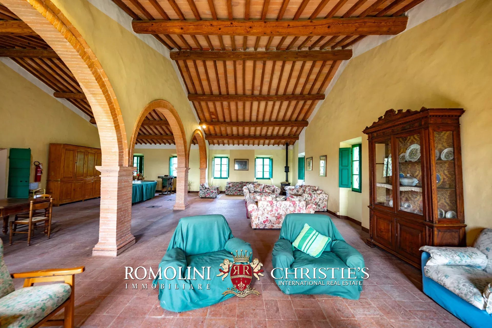 6 Bedroom Villa/Townhouse's Image 22