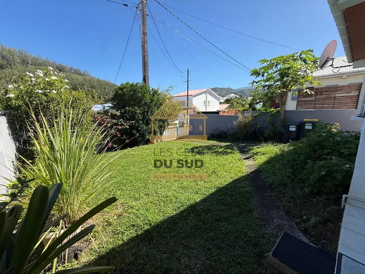 A VENDRE - MAISON DE TYPE T4 DE 76 M² ENVIRON - SAINT JOSEPH - 192 000 €