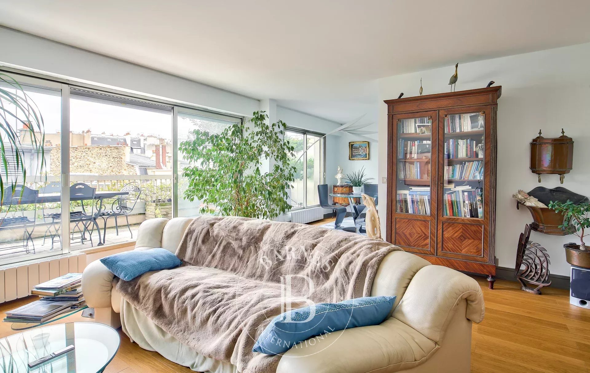 Exclusive - Paris 16 - Victor Hugo -- Apartment with a terrace - 2 or 3 bedrooms