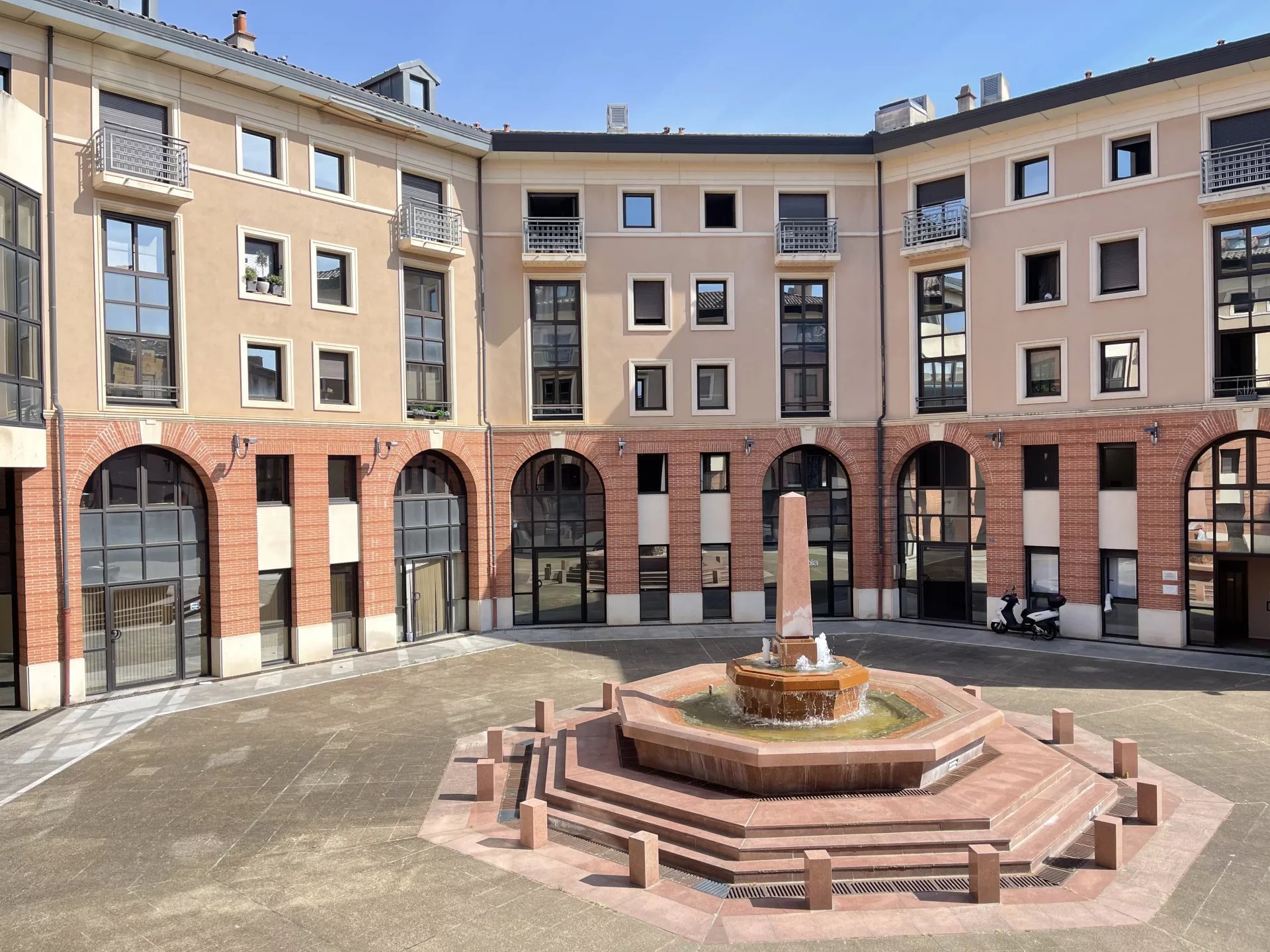 Appartement T3 meublé + parking et cellier / TOULOUSE HYPER CENTRE