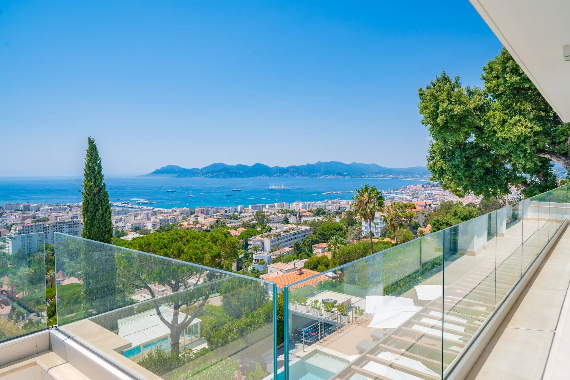 Extraordinaire villa avec une vue panoramique Cannes - Photo 5