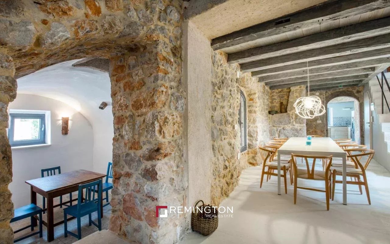 5 Bedroom Villa/Townhouse's Image 26