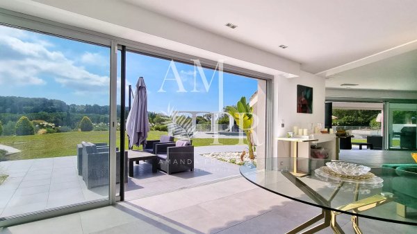Contemporary 5-Bedroom Family Estate for Sale in Mougins, France — photo 7