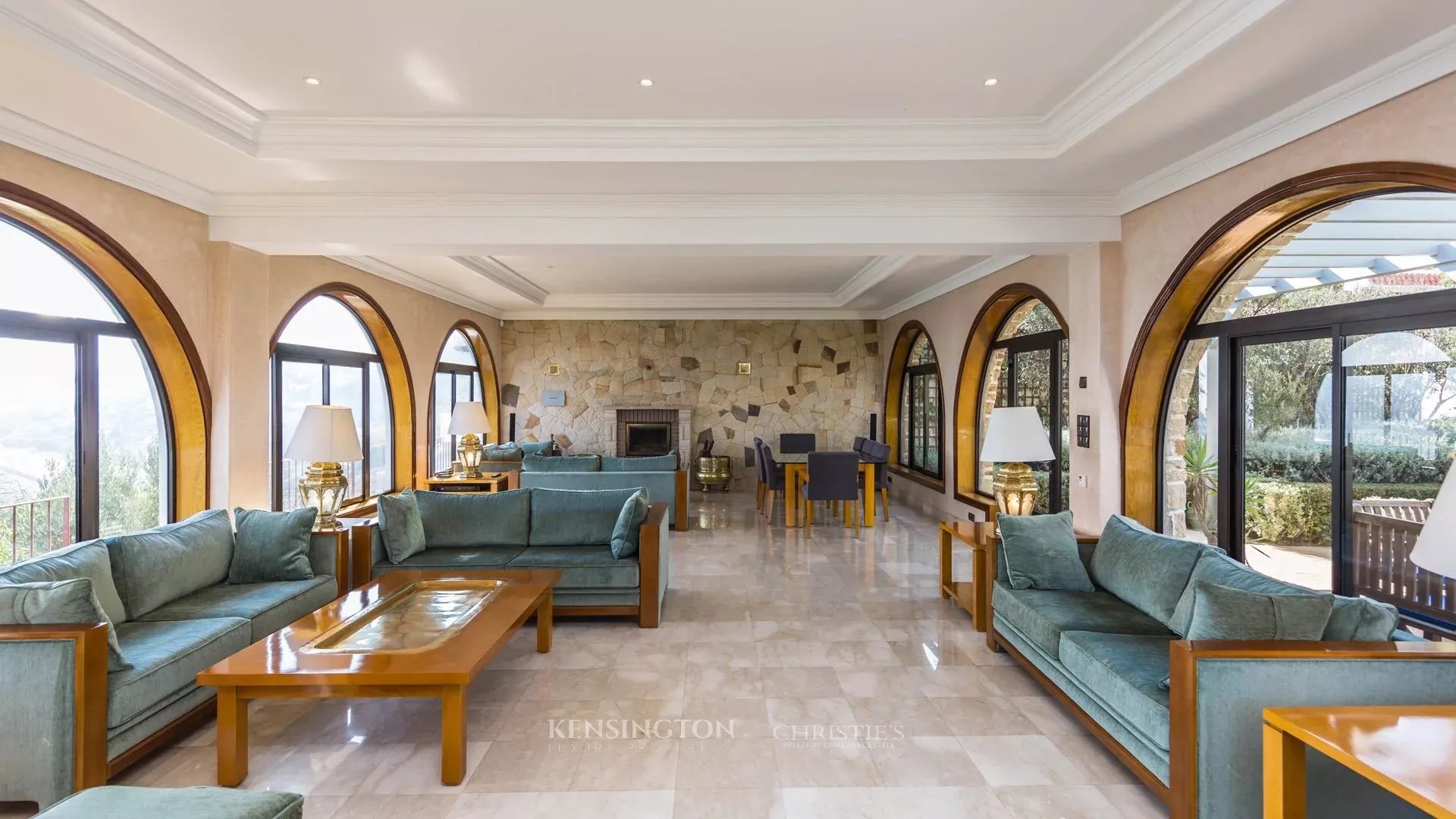6 Bedroom Villa/Townhouse's Image 12