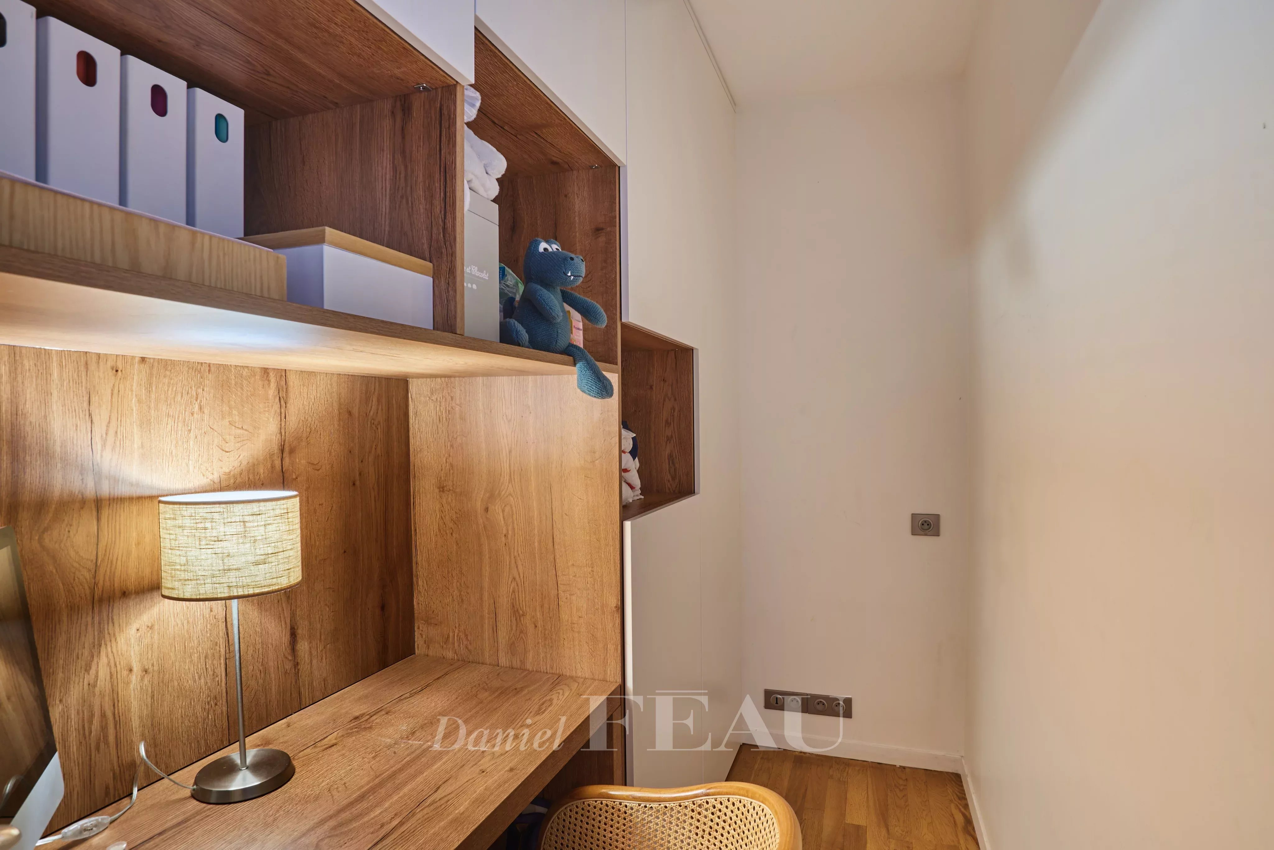 Sale Apartment Paris 16th