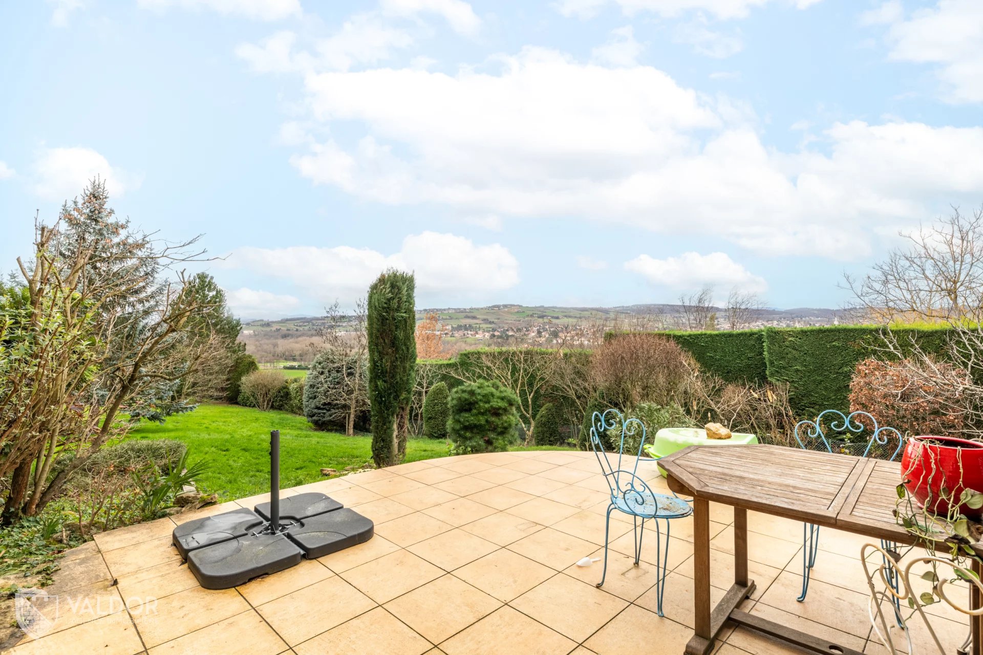 Appartement à Marcilly de type T6 de 232 m² avec parcelle de 1650 m²