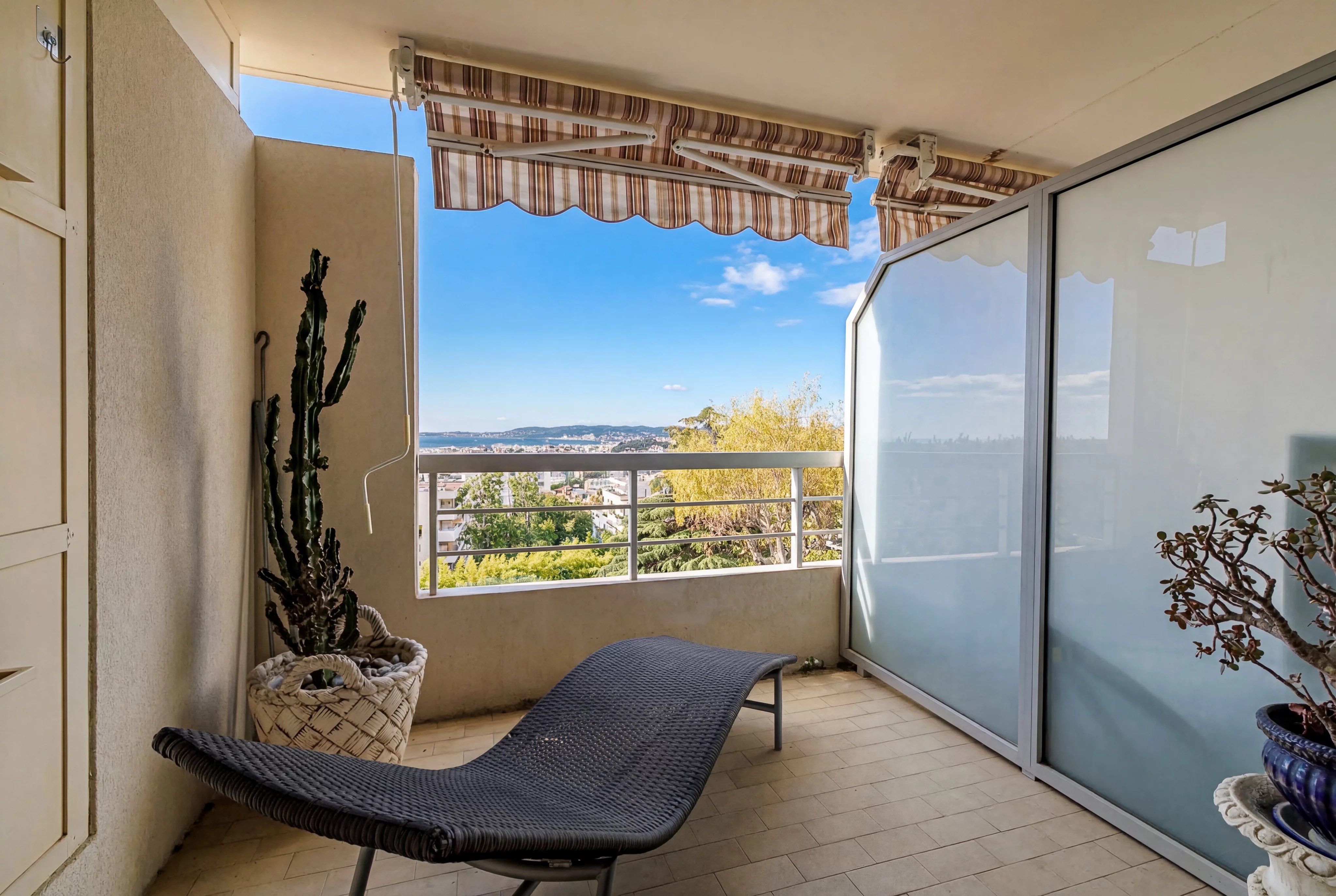 CORNICHE FLEURIE - STUDIO - BALCON