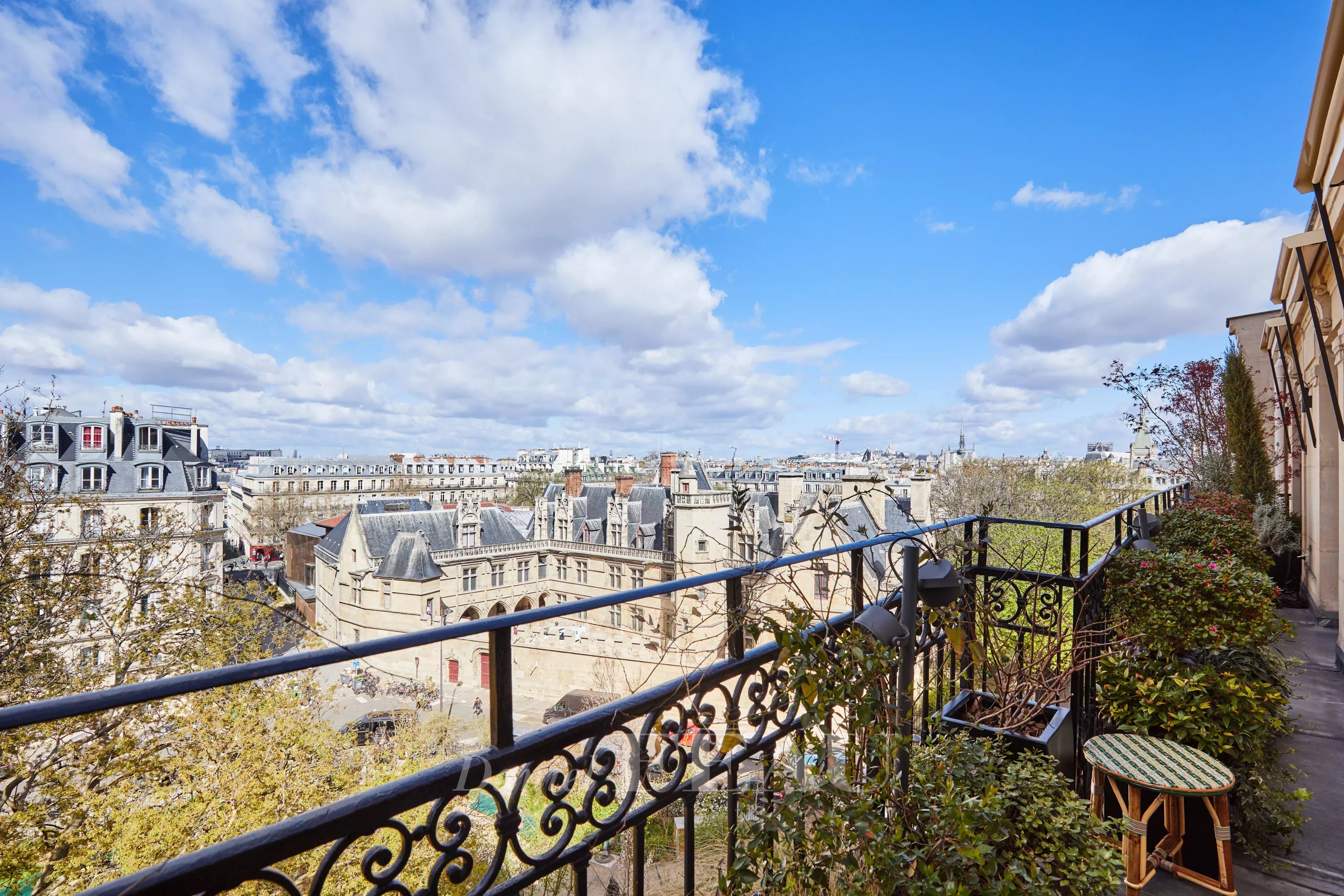 Sale Apartment Paris 5th