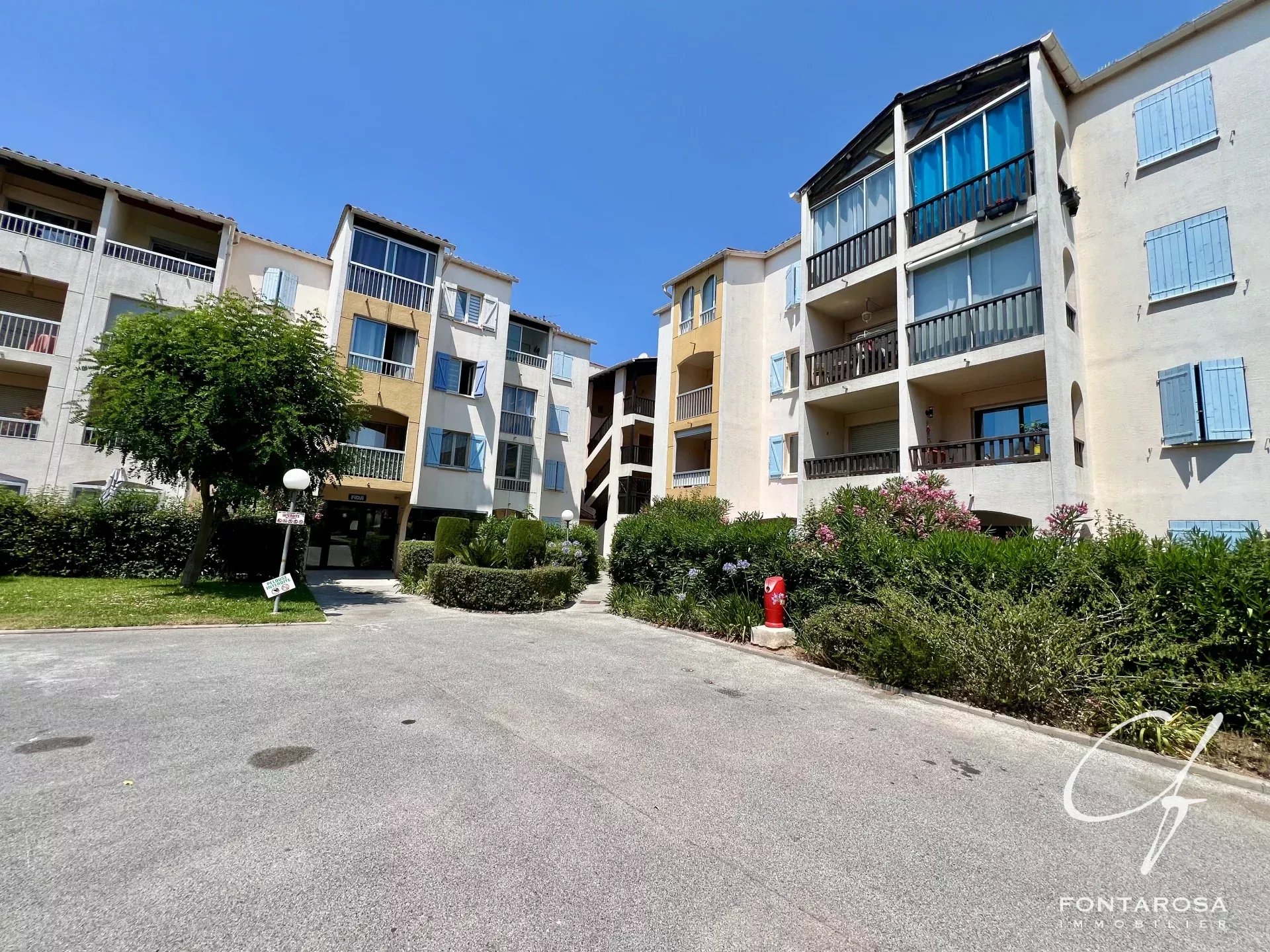 Agence immobilière de 