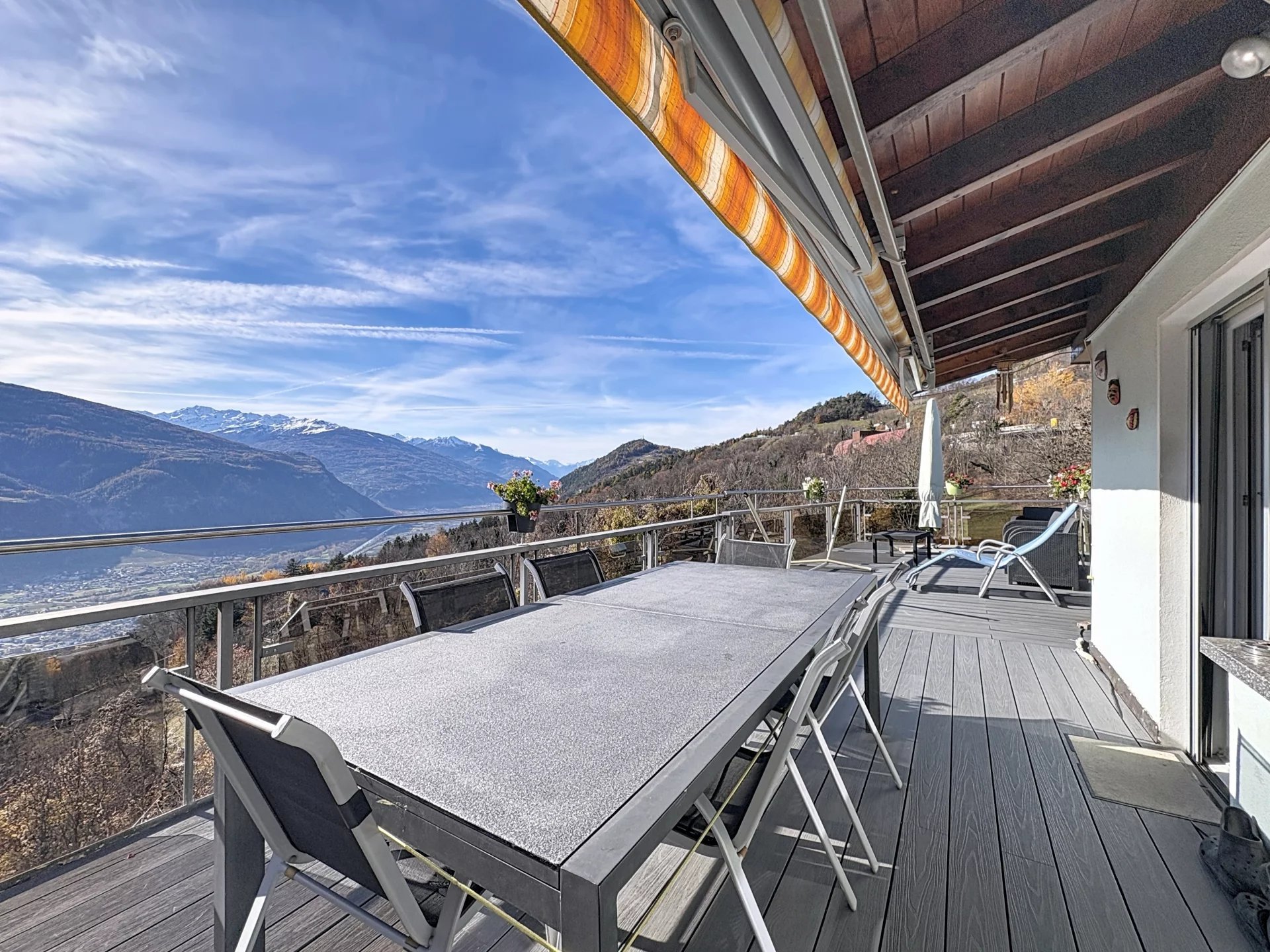 Spacieuse villa, vue panoramique et jacuzzi