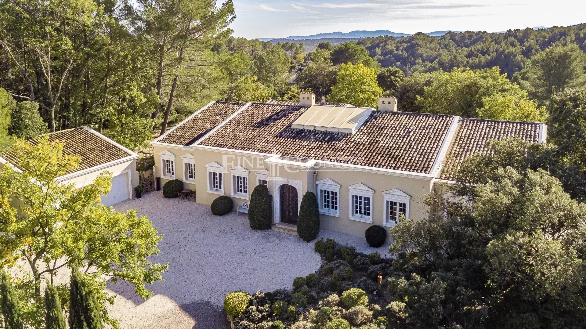 Photo of Villa for sale in Callas with guest house