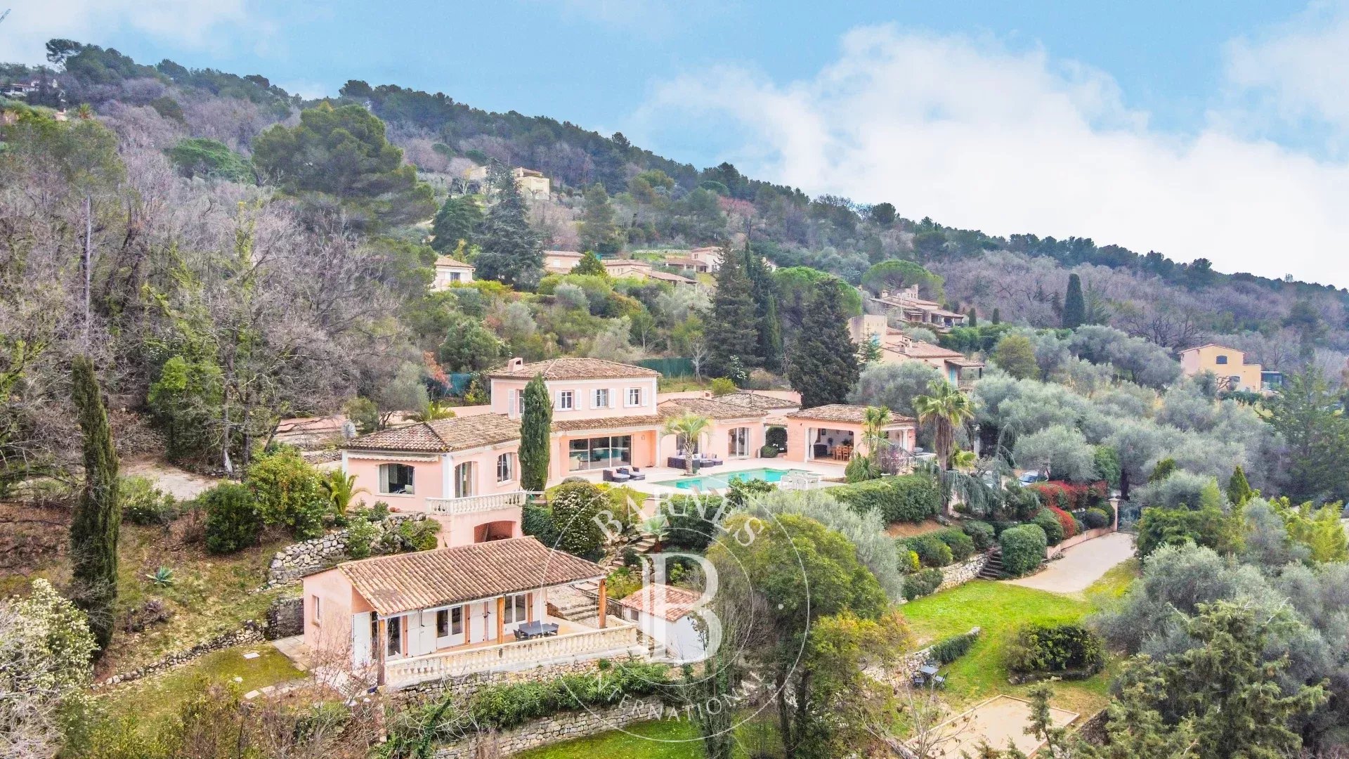 Mougins  - Panoramic mountain and sea view