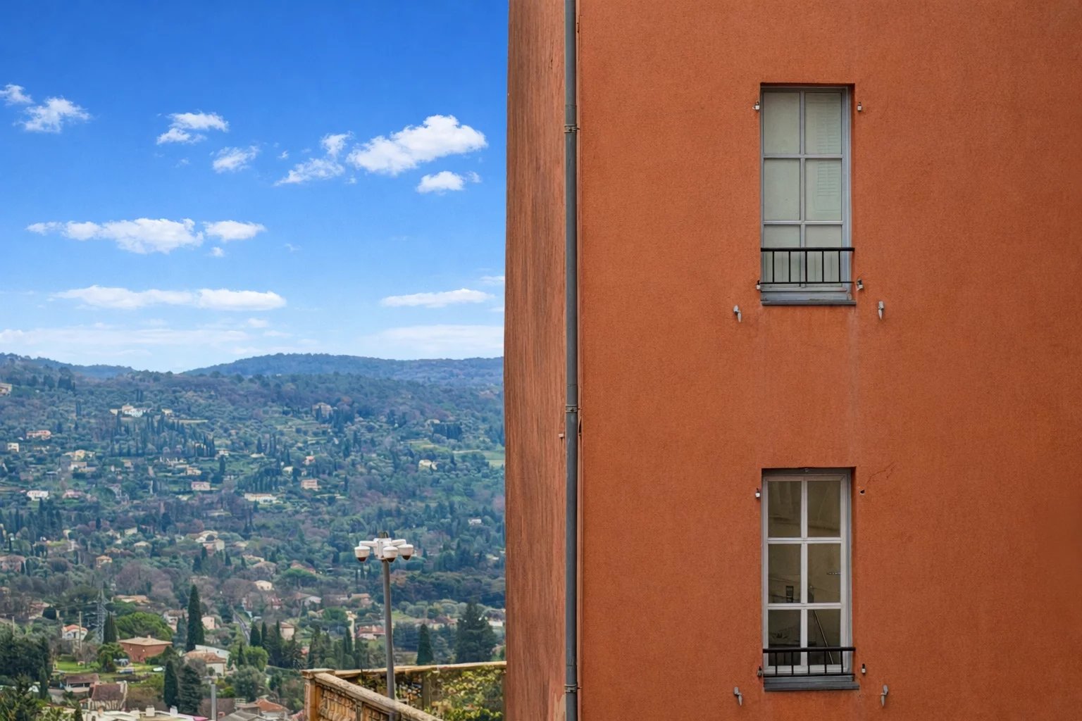 TROIS PIECES IDEALEMENT PLACE