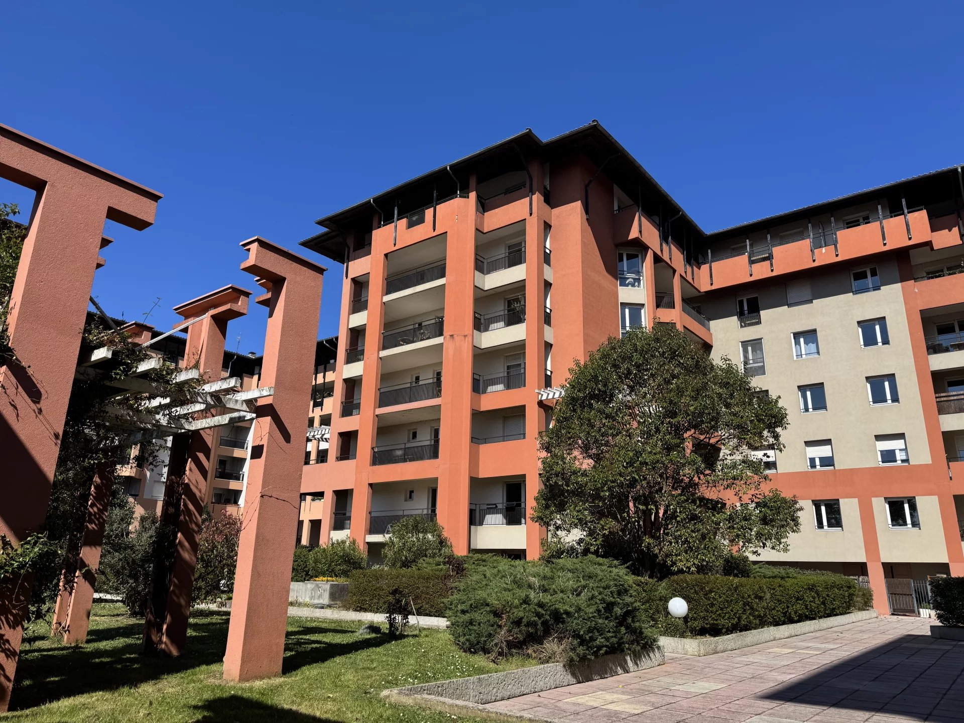A vendre T2 avec cave et parking