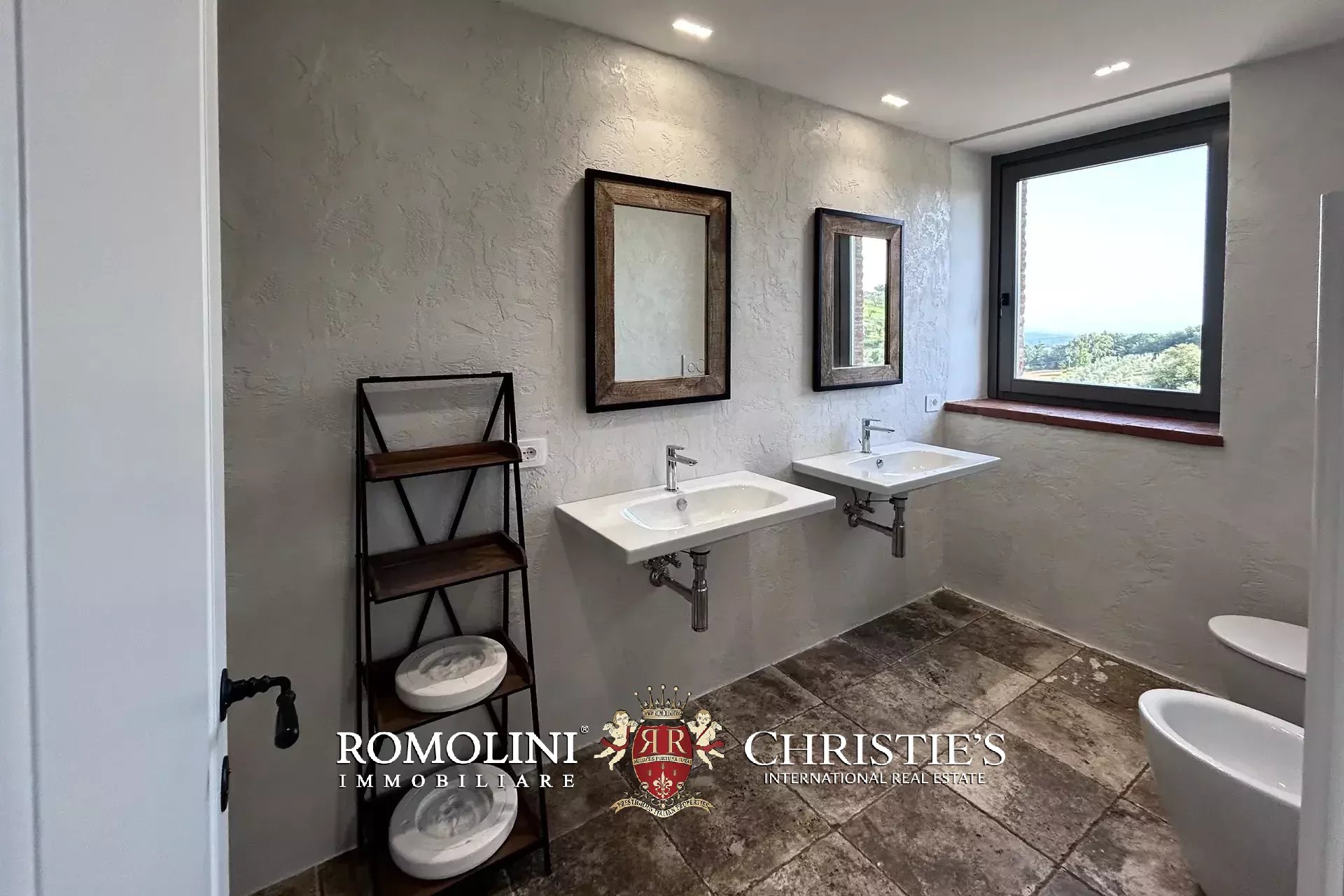 3 Bedroom Villa/Townhouse's Image 31