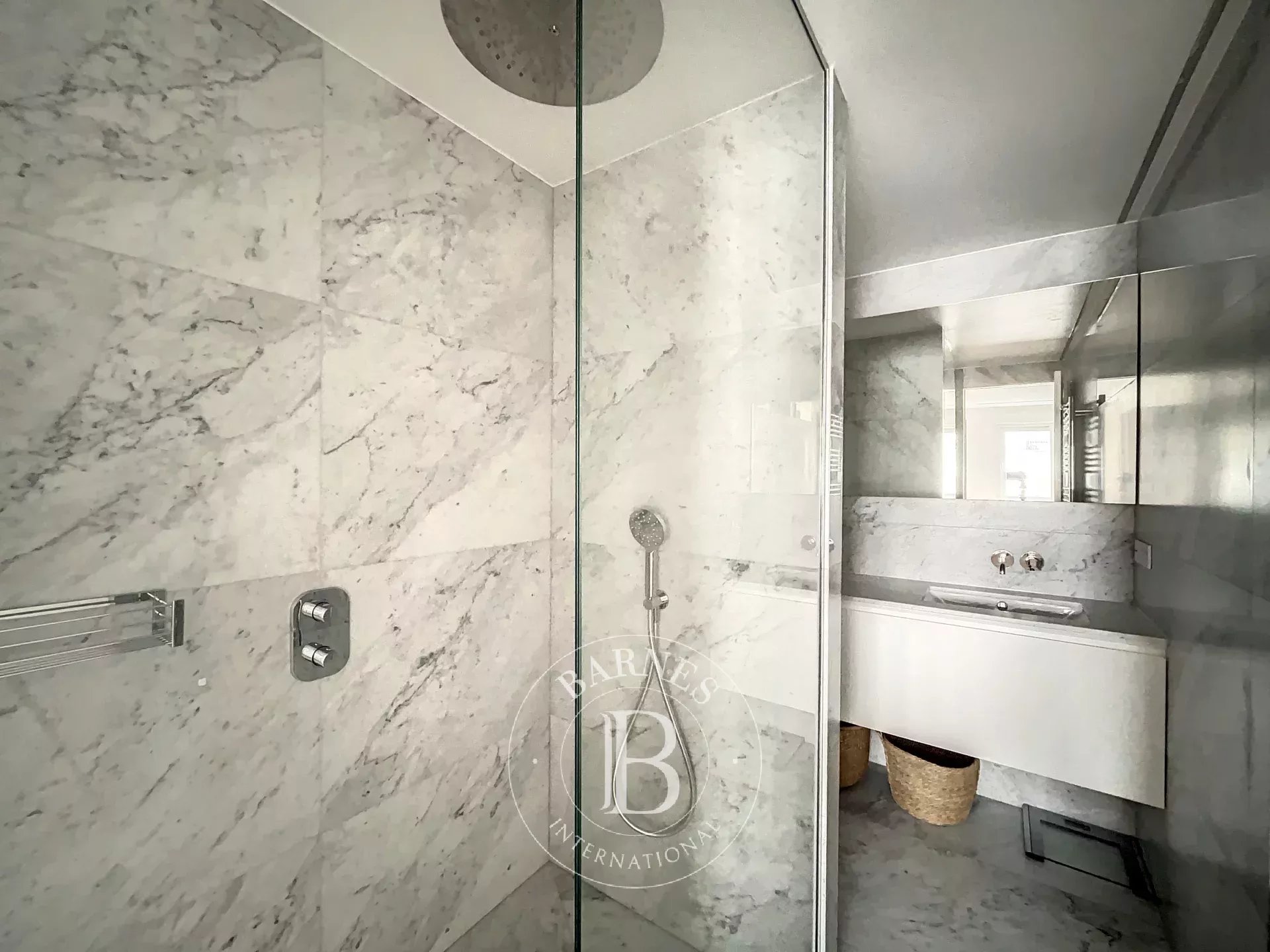 Daire Paris 8ème - picture 7