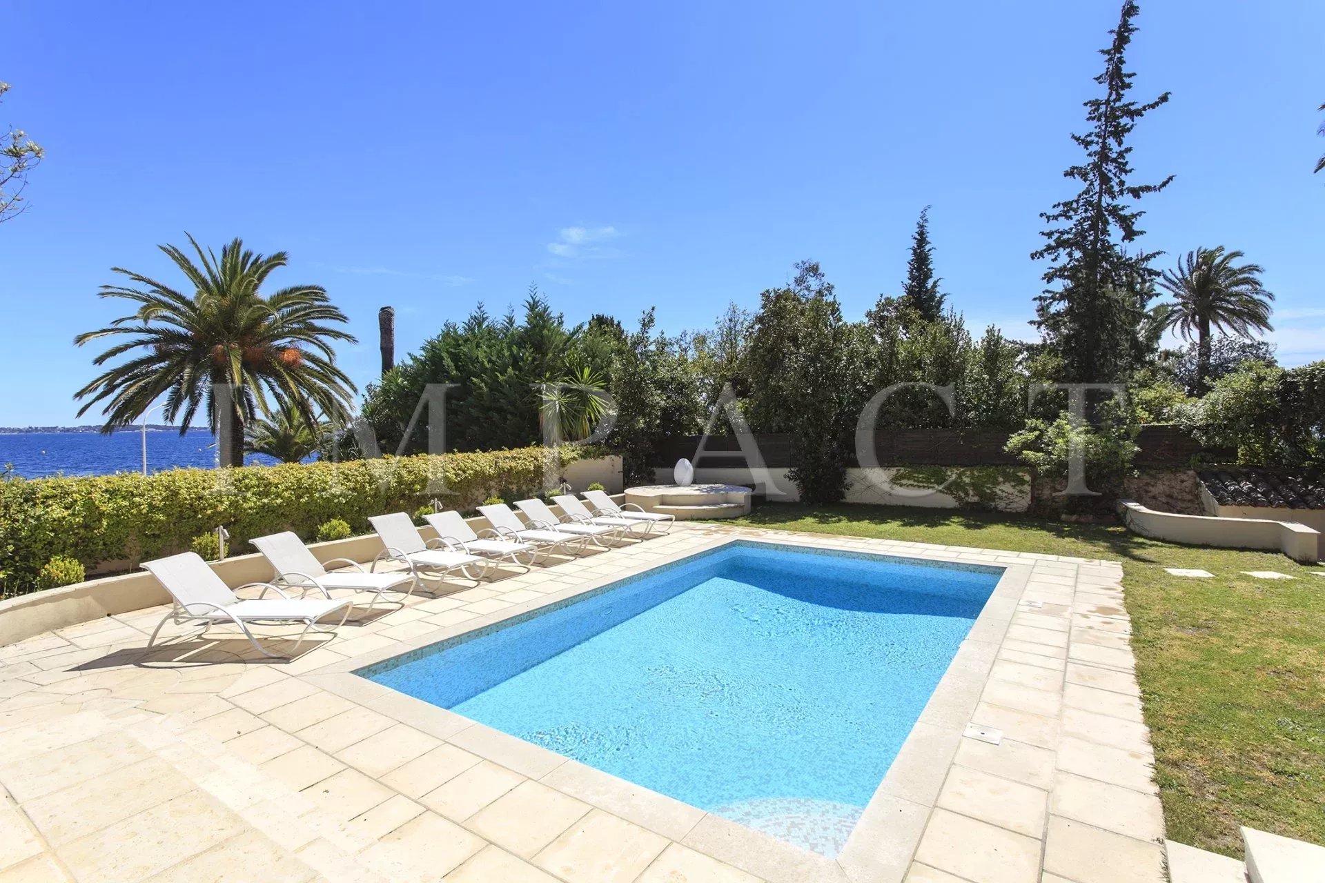 Superbe maison de ville à louer au Palm Beach à Cannes