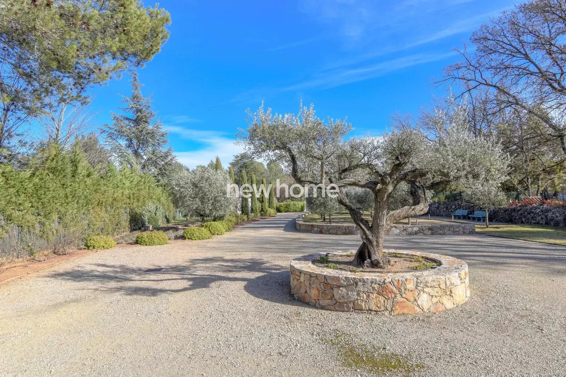 Magnifique villa de 220 m² avec tout le confort moderne à pied du village de Lorgues