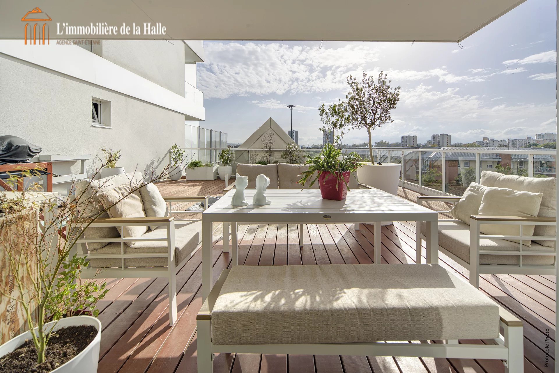 TOULOUSE CARTOUCHERIE-  APPARTEMENT T3 AVEC TERRASSE PANORAMIQUE ET PARKING