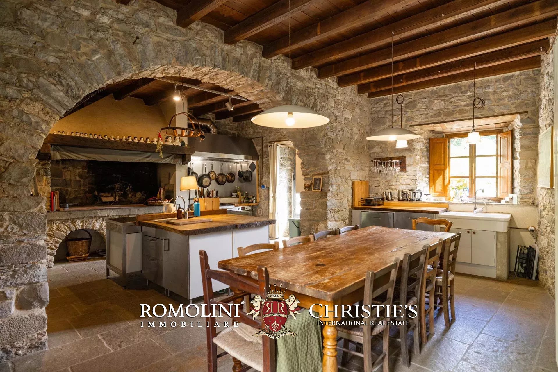 10 Bedroom Villa/Townhouse's Image 19