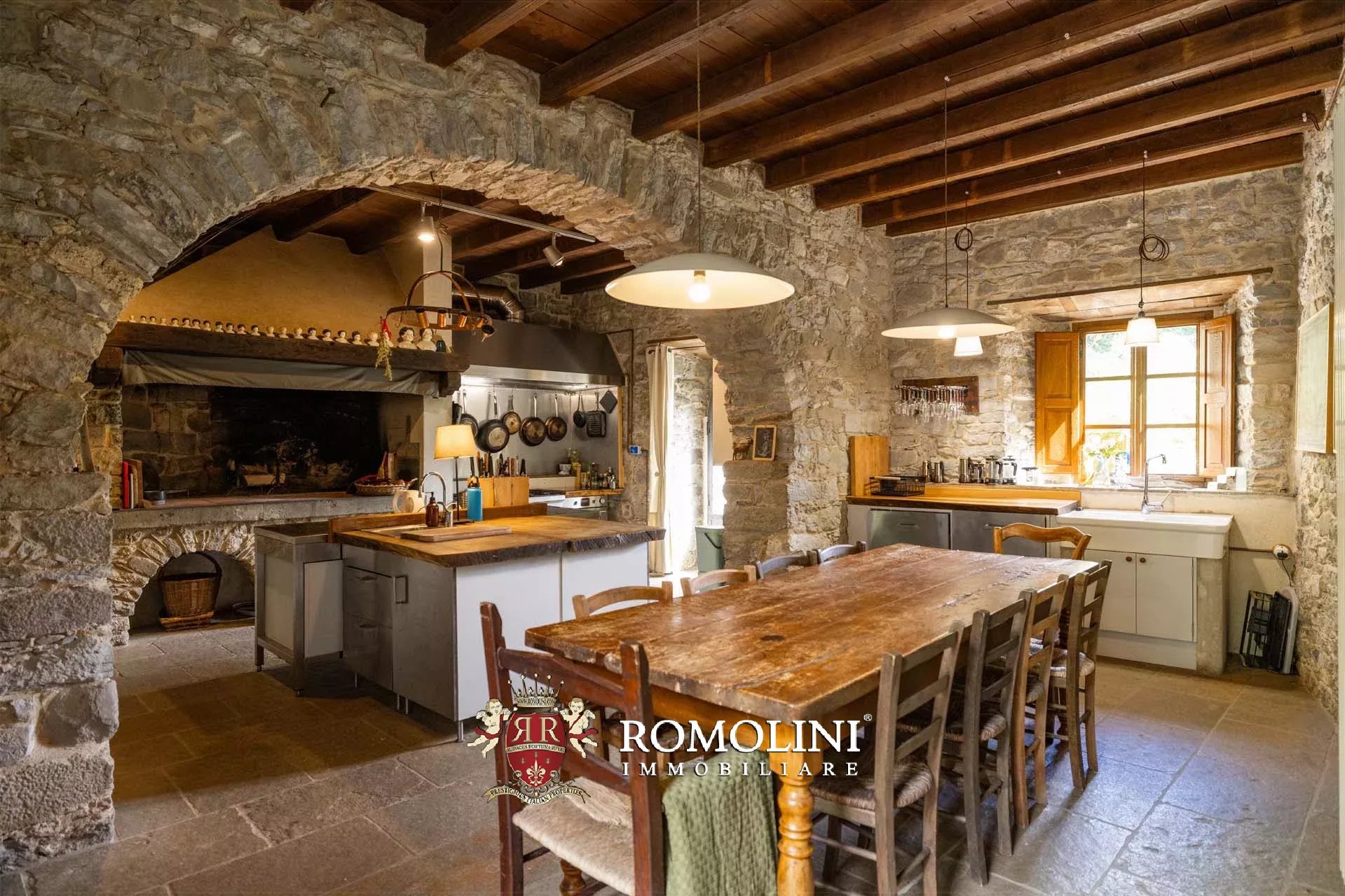 10 Bedroom Villa/Townhouse's Image 19
