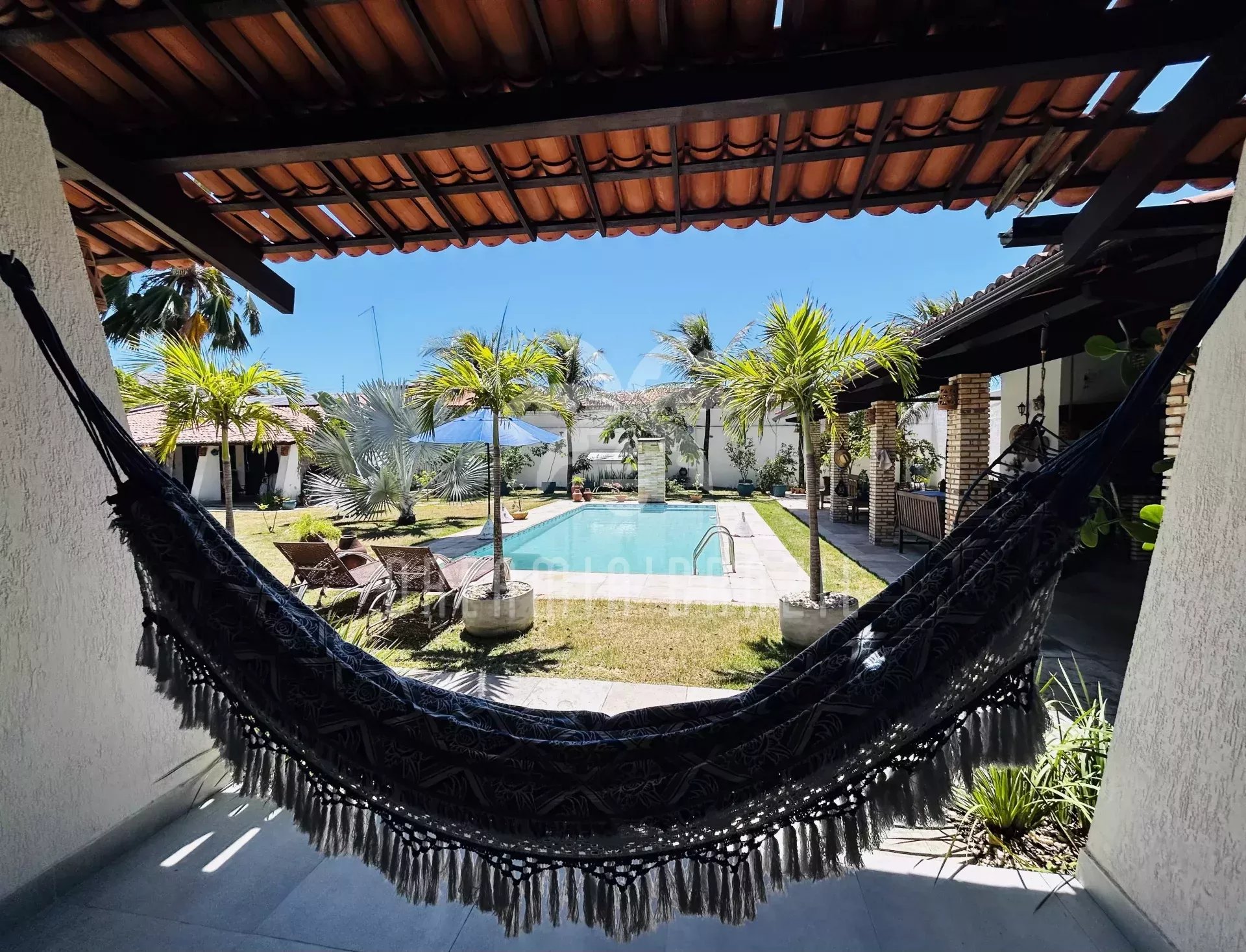 Charming villa with pool for sale - aguas belas