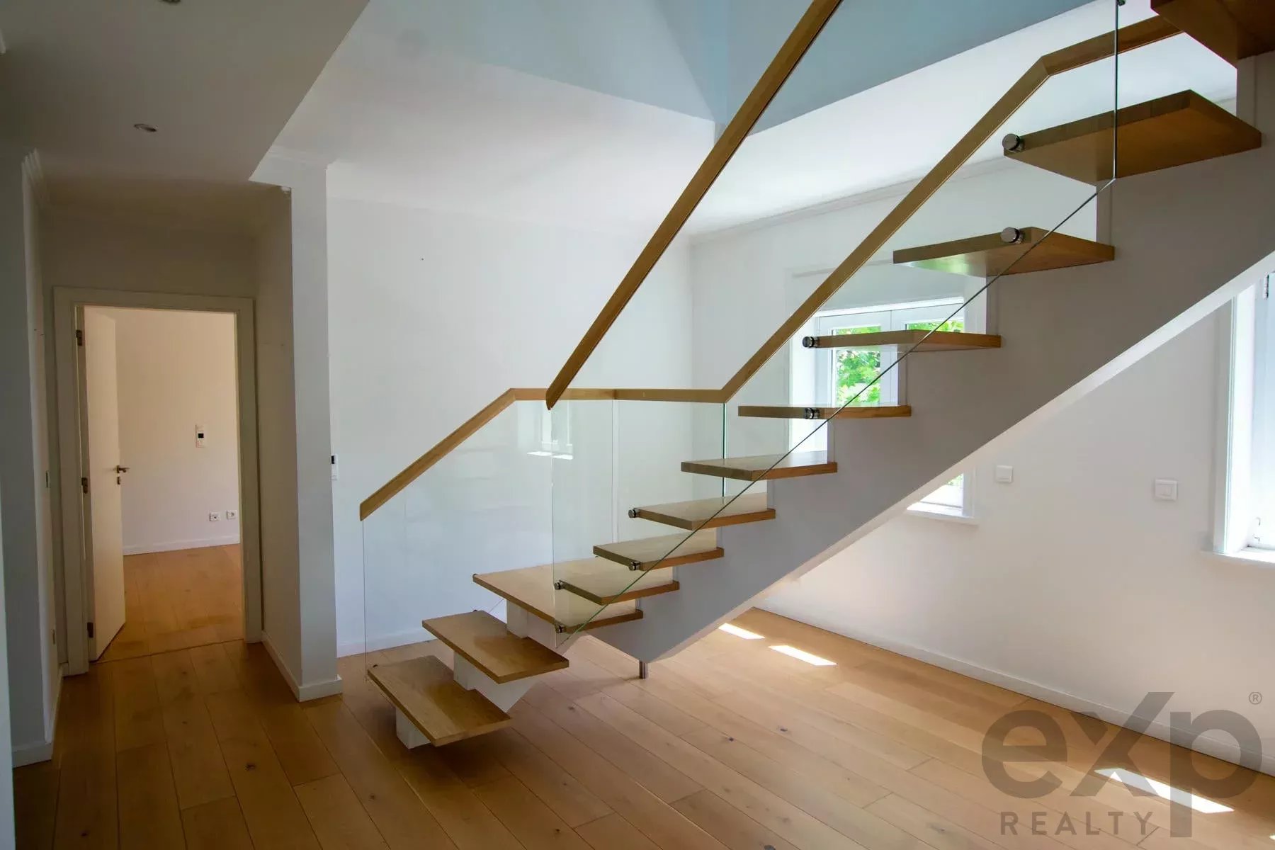 Penthouse Luxury with Sea & Harbour Views in Prime Estoril 85996079 image 3