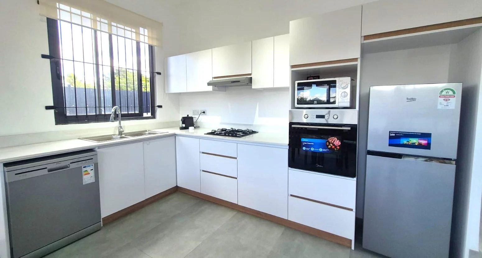 For Rent House | Trou aux Biches - picture 2
