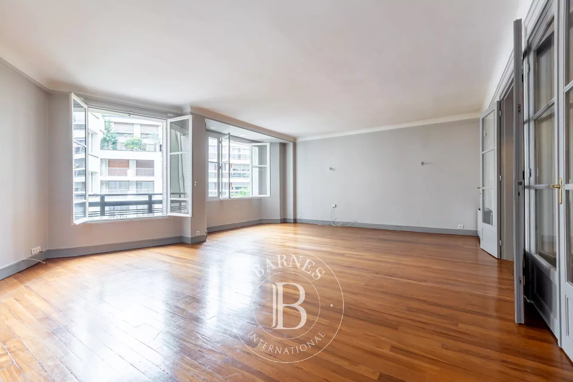 Sole agent - Paris 16 - Assomption - 3-bed apartment