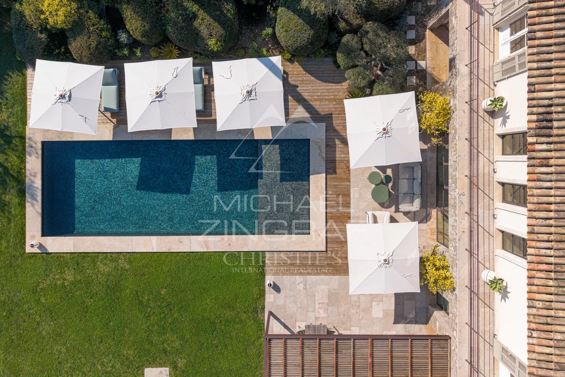 6 Bedroom Villa/Townhouse's Image 11