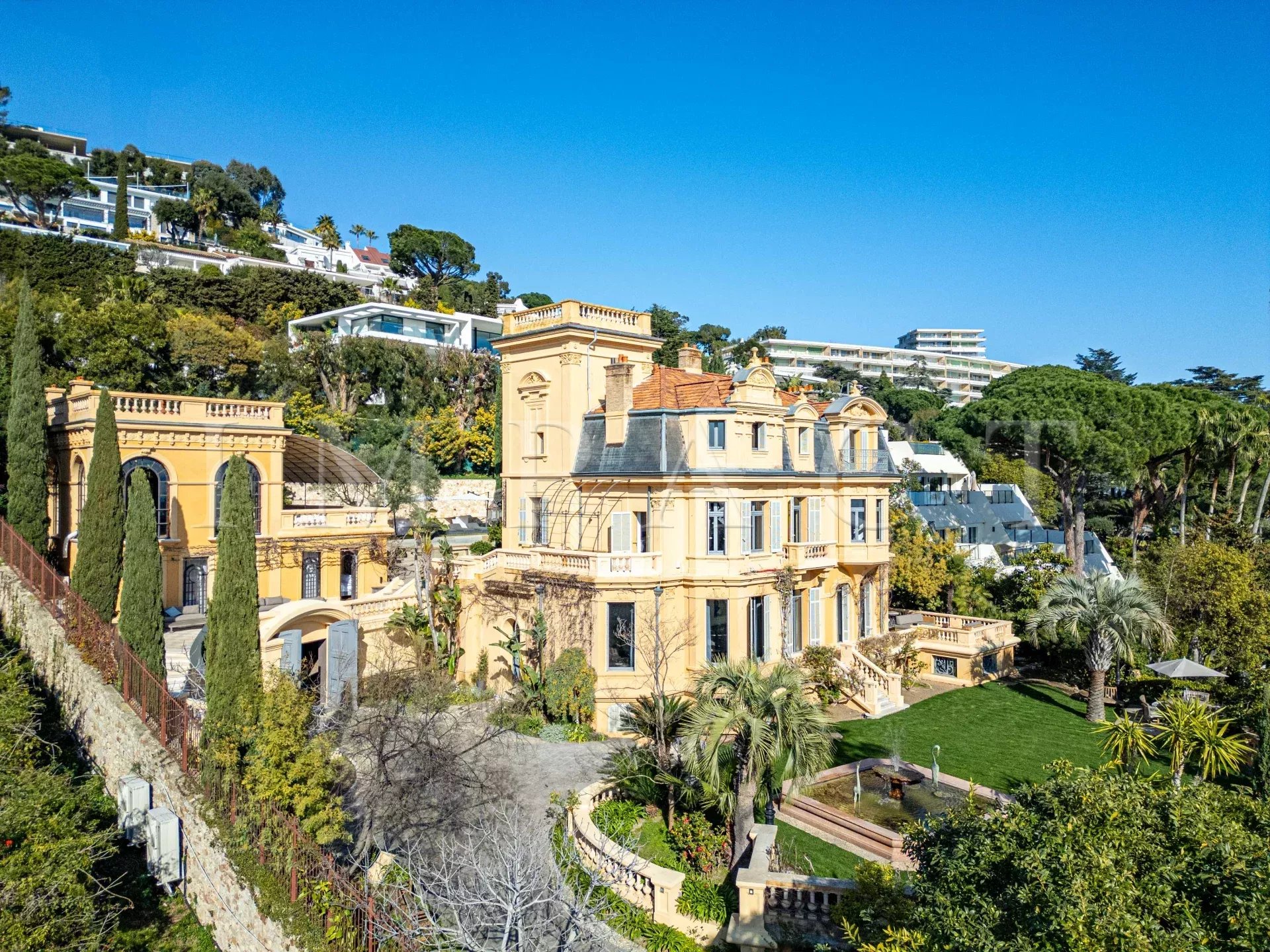 Cannes Château à louer Vue Mer
