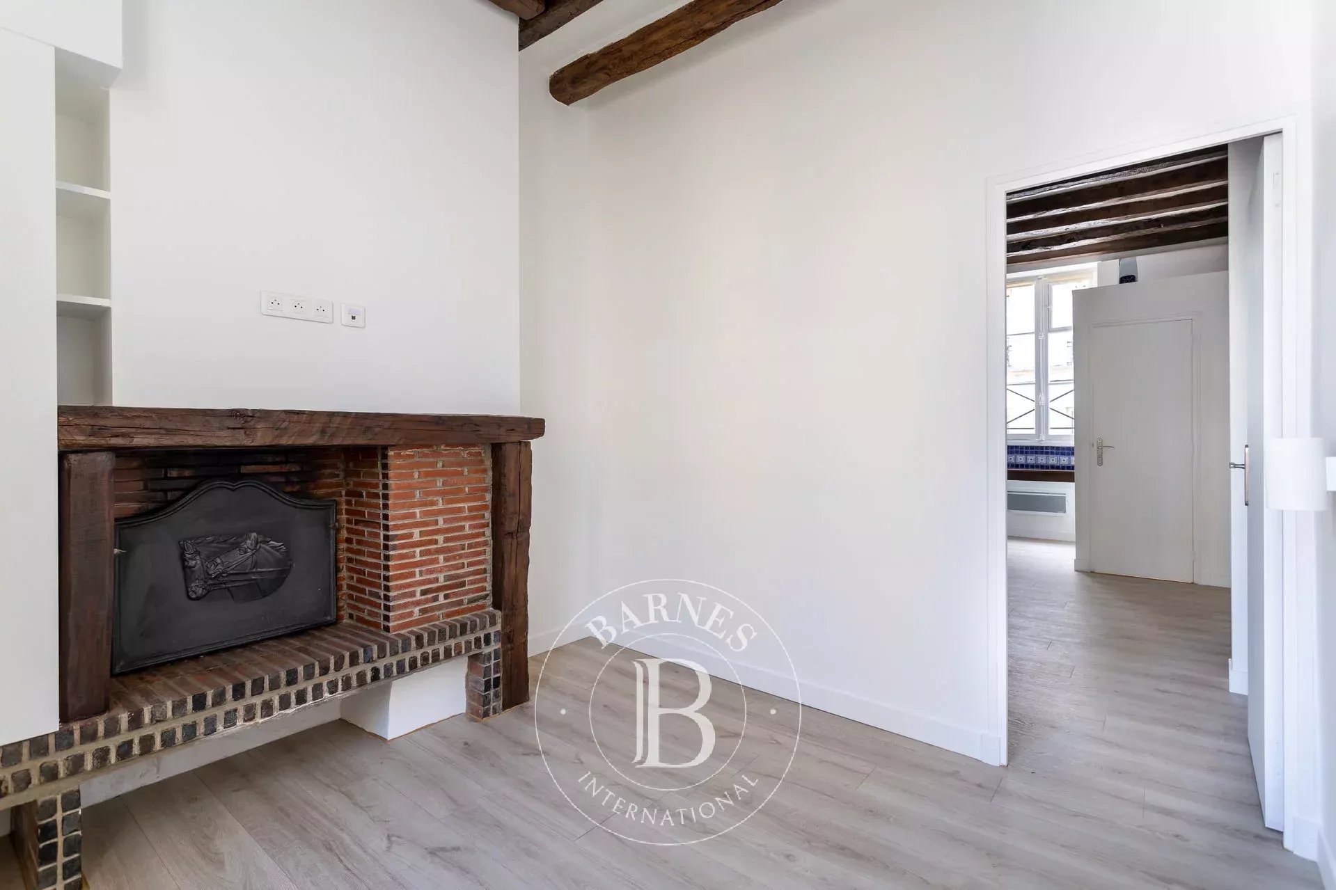 Daire Paris 4ème - picture 6