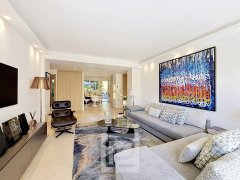 2-Bedroom Apartment in Cannes — photo 2 of 7