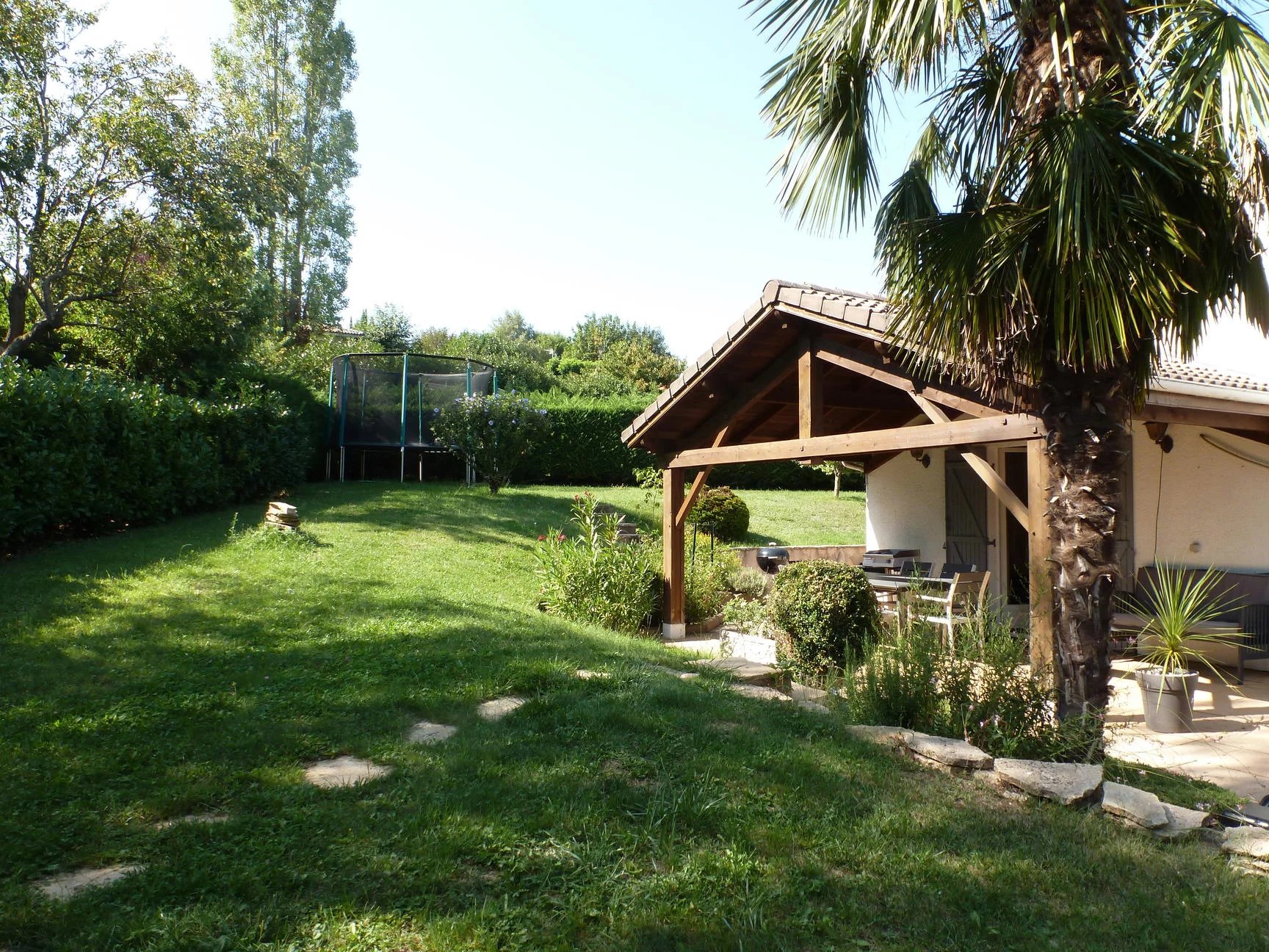 MAISON DARDILLY  VILLAGE DE PLAIN PIED PISCINE