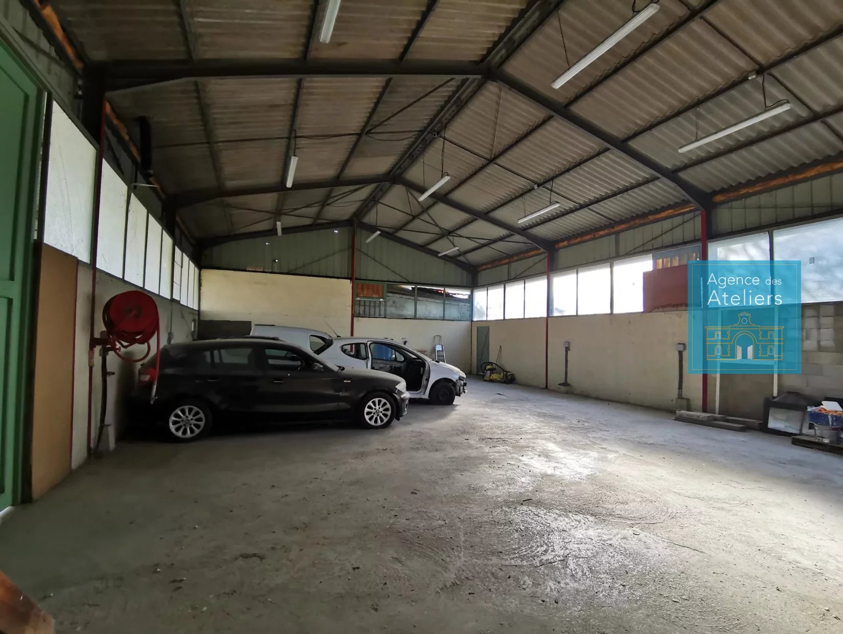 Location Hangar Fourques