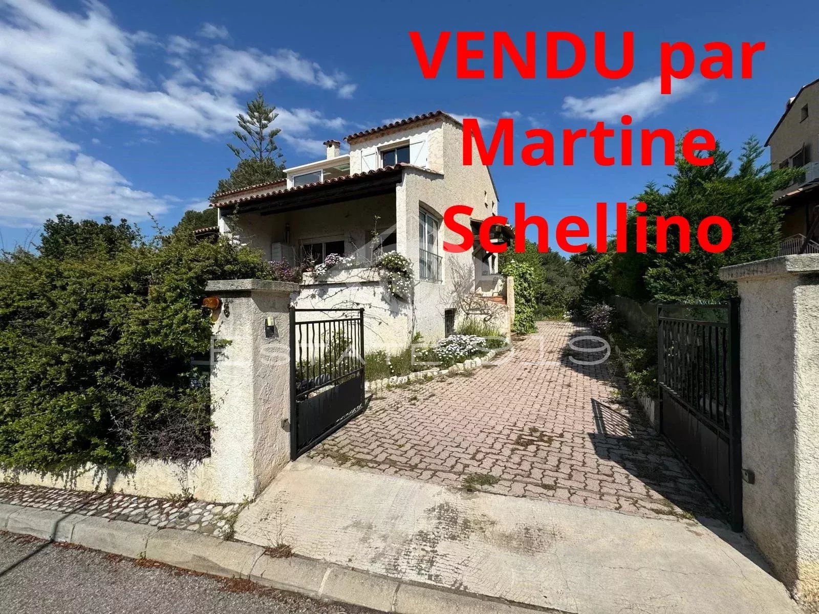 ANTIBES - VUE DEGAGEE MER -