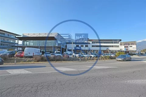 Negozio---Locale-commerciale-in-vendita---Brunico-0