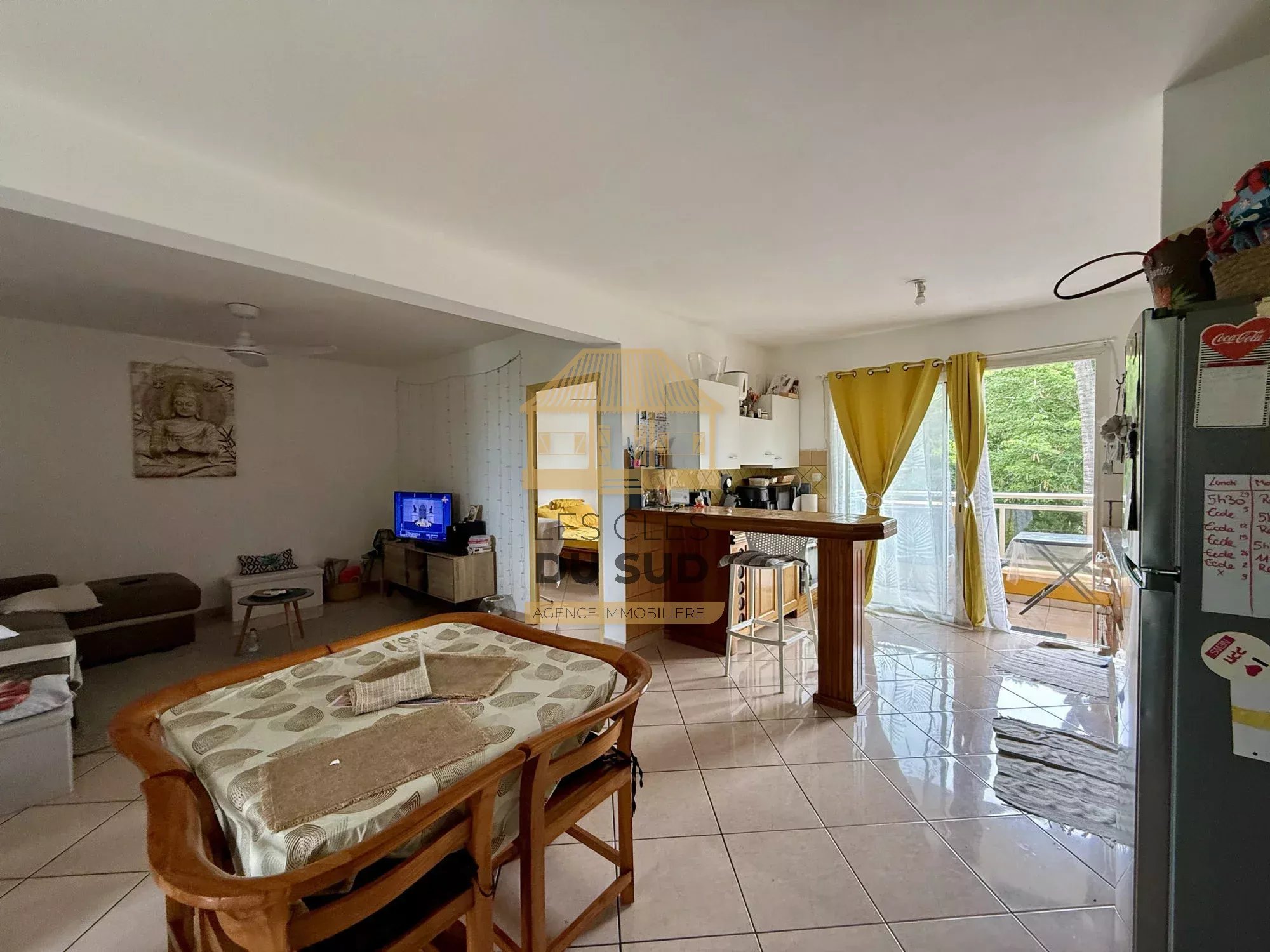 A VENDRE - APPARTEMENT DE TYPE T3 DE 60 M2 ENVIRON - ETANG SALÉ - 147 000 €