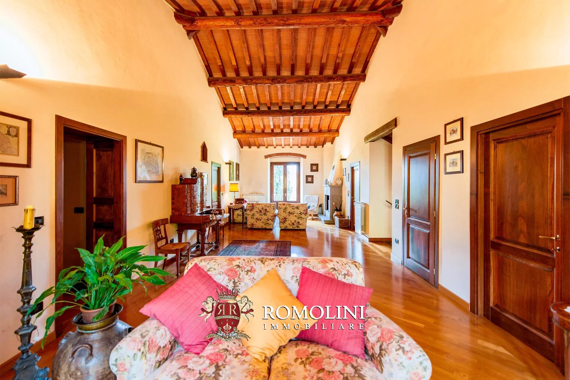 6 Bedroom Villa/Townhouse's Image 44