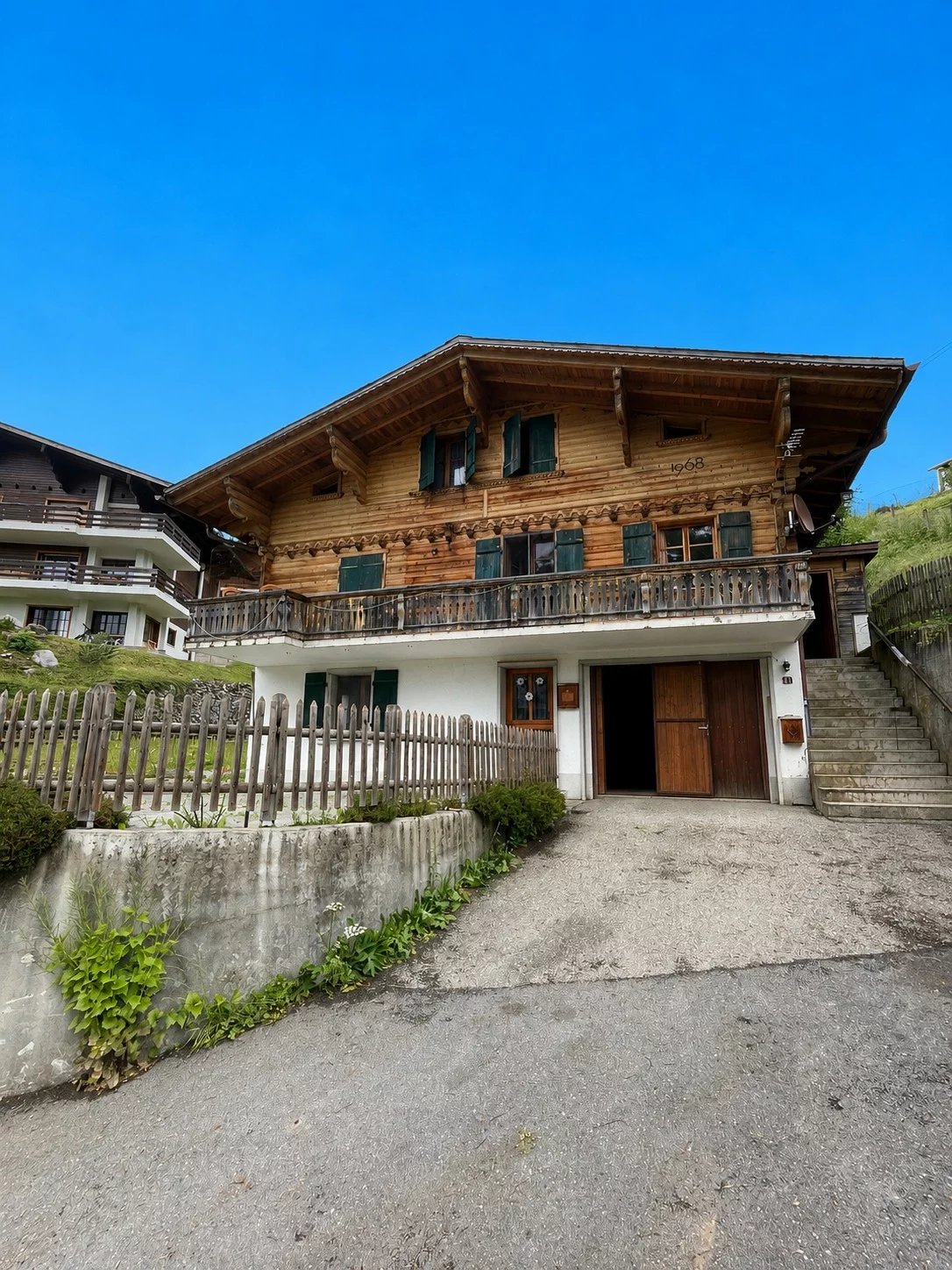 Charming Chalet with renovation potential