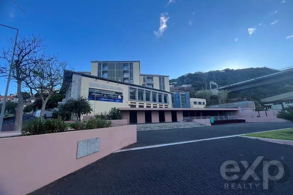 Invista no seu  Futuro: Espaço Comercial no coração de Santa Cruz, Junto ao Aeroporto da Madeira