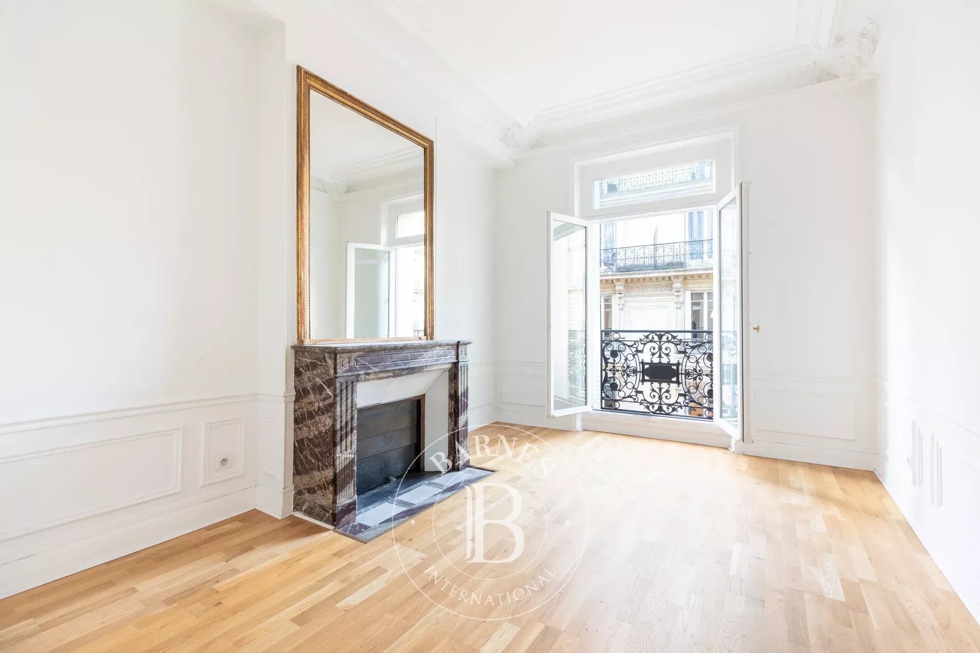 Daire Paris 8ème - picture 13