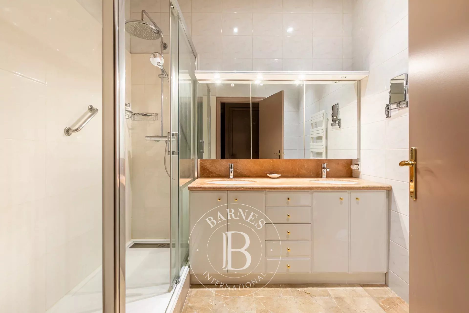 Daire Paris 1er - picture 16