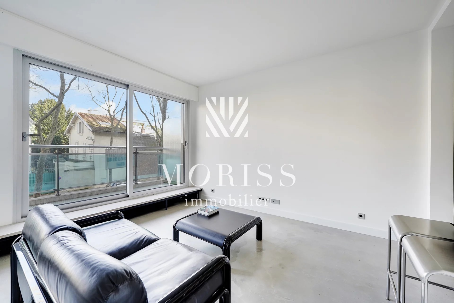 A vendre – Neuilly-sur-Seine – Studio de 41 m² transformable en - Image Array