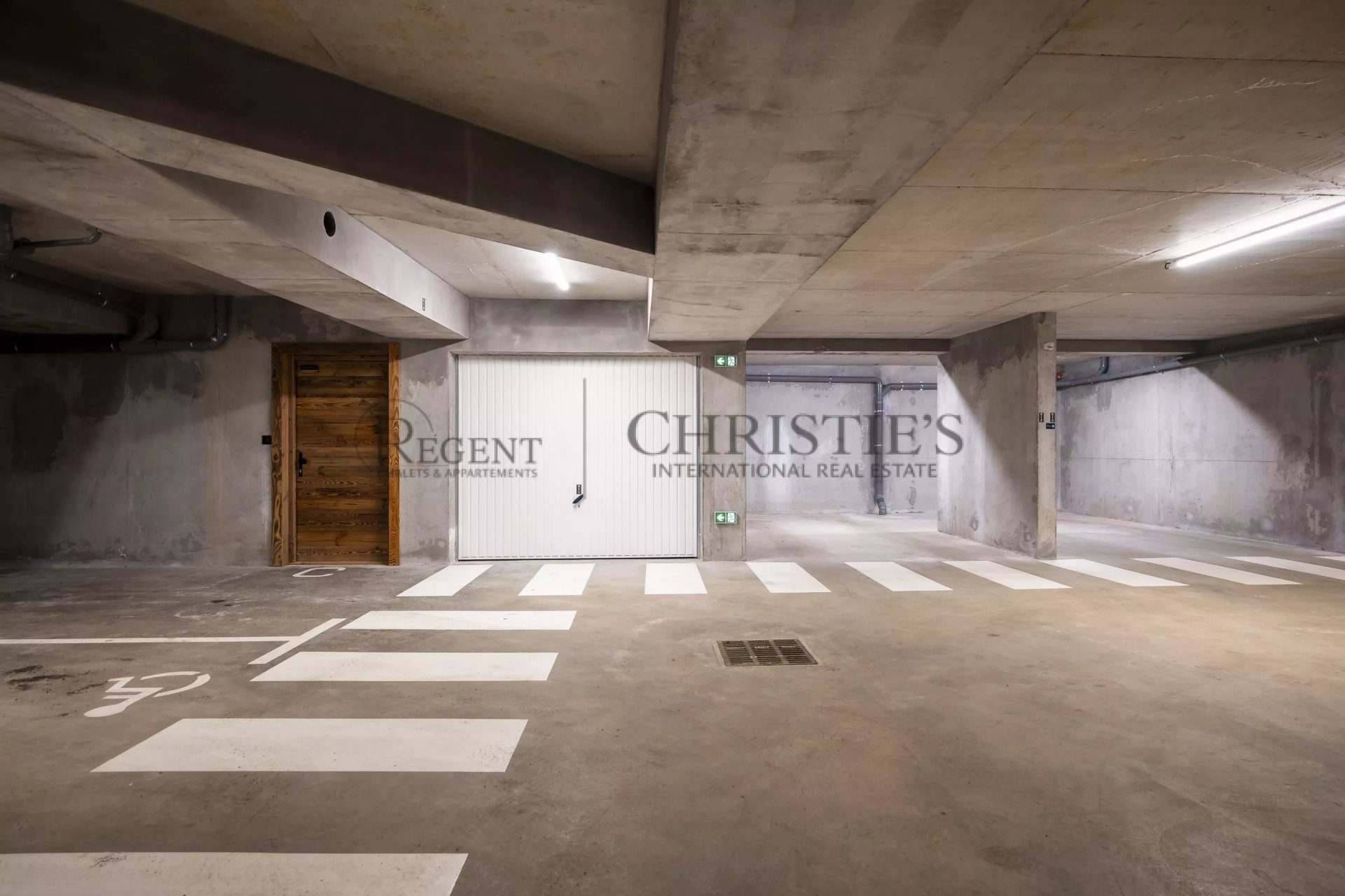 5 Bedroom Villa/Townhouse's Image 8