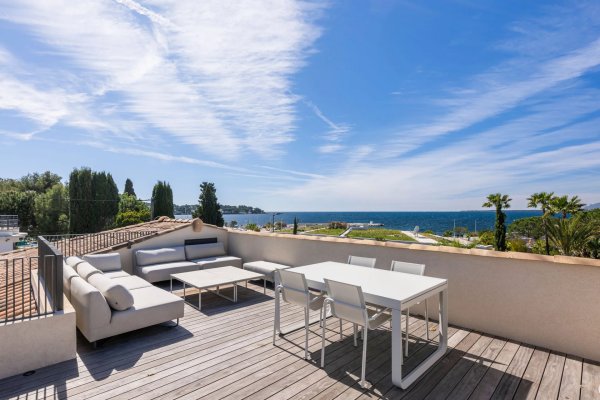 Seafront Luxury Villa in Cap d'Antibes | Exceptional Family Estate — photo 4