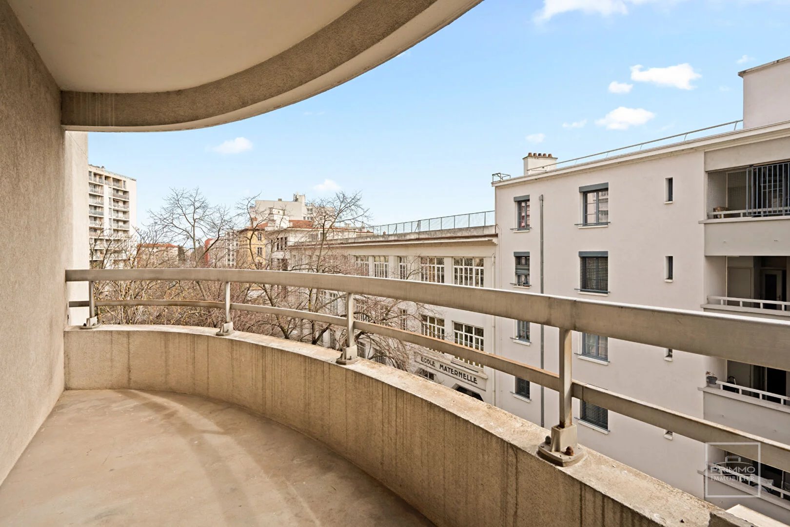 VILLEURBANNE, GRATTE-CIEL, 50m², BALCON