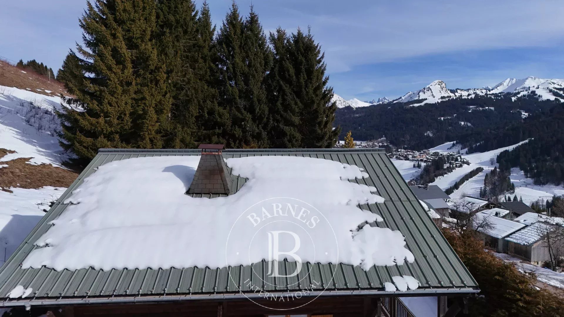 Photo of Les Gets - Chalet to renovate - 187 sqm - Beautiful view