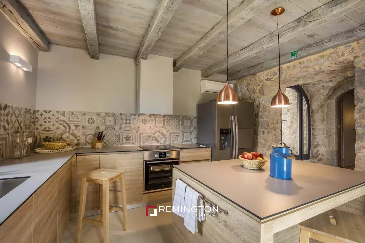 5 Bedroom Villa/Townhouse's Image 15