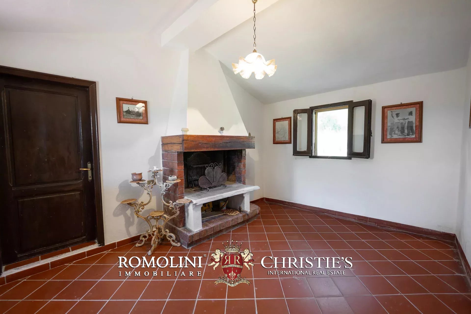 6 Bedroom Villa/Townhouse's Image 43